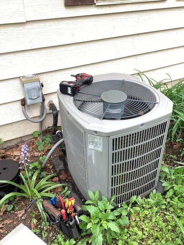 Completed monthly Gold Level planned maintenance on single-system residential HVAC unit. Performed comprehensive inspection of American Standard Silver series air conditioning system (Model 4A7A3024H1000NA, manufactured November 2019) including visual assessment of outdoor condenser unit, verification of proper operation, and replacement of SPACEGARD-210 air filter. All equipment found operating within normal parameters with no deficiencies noted at time of service.