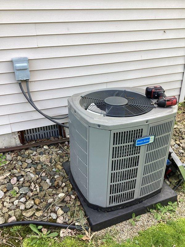 Niles, MI - Completed scheduled air conditioning maintenance per membership agreement. Performed comprehensive inspection of outdoor condenser unit, including visual assessment of cabinet condition, electrical connections, and proper installation on vibration-dampening pad. Unit found in good operating condition with adequate clearance and drainage.